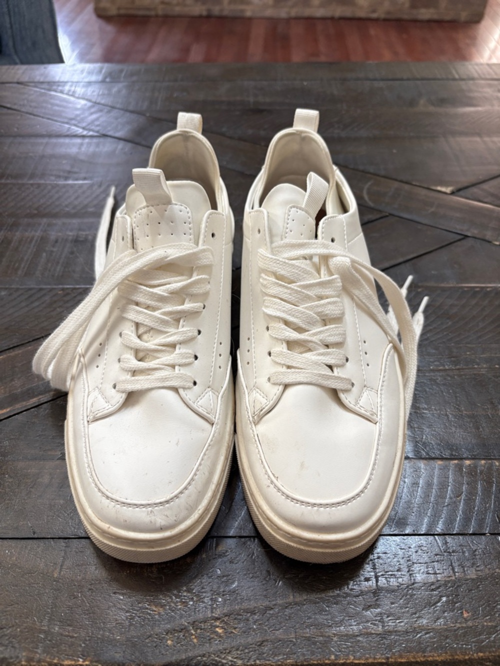 Men's Low-Top Cream Leather Sneakers - Clean Everyday Style